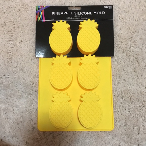 Flamingo Silicone Mold and Pineapple Silicone Mold (a bundle of three molds) - Picture 4 of 7
